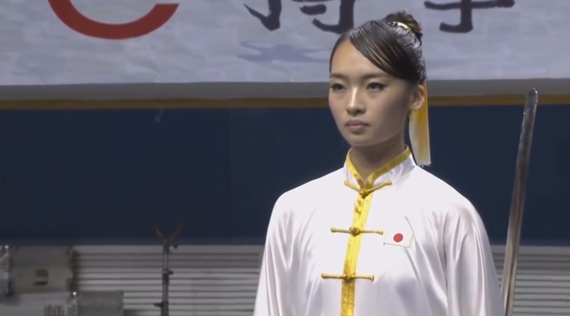 老实说，日本女运动员拿下这套太极剑冠军，实至名归