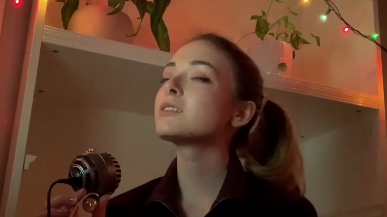 Fly Me to the Moon “ 飞奔向月球 ”