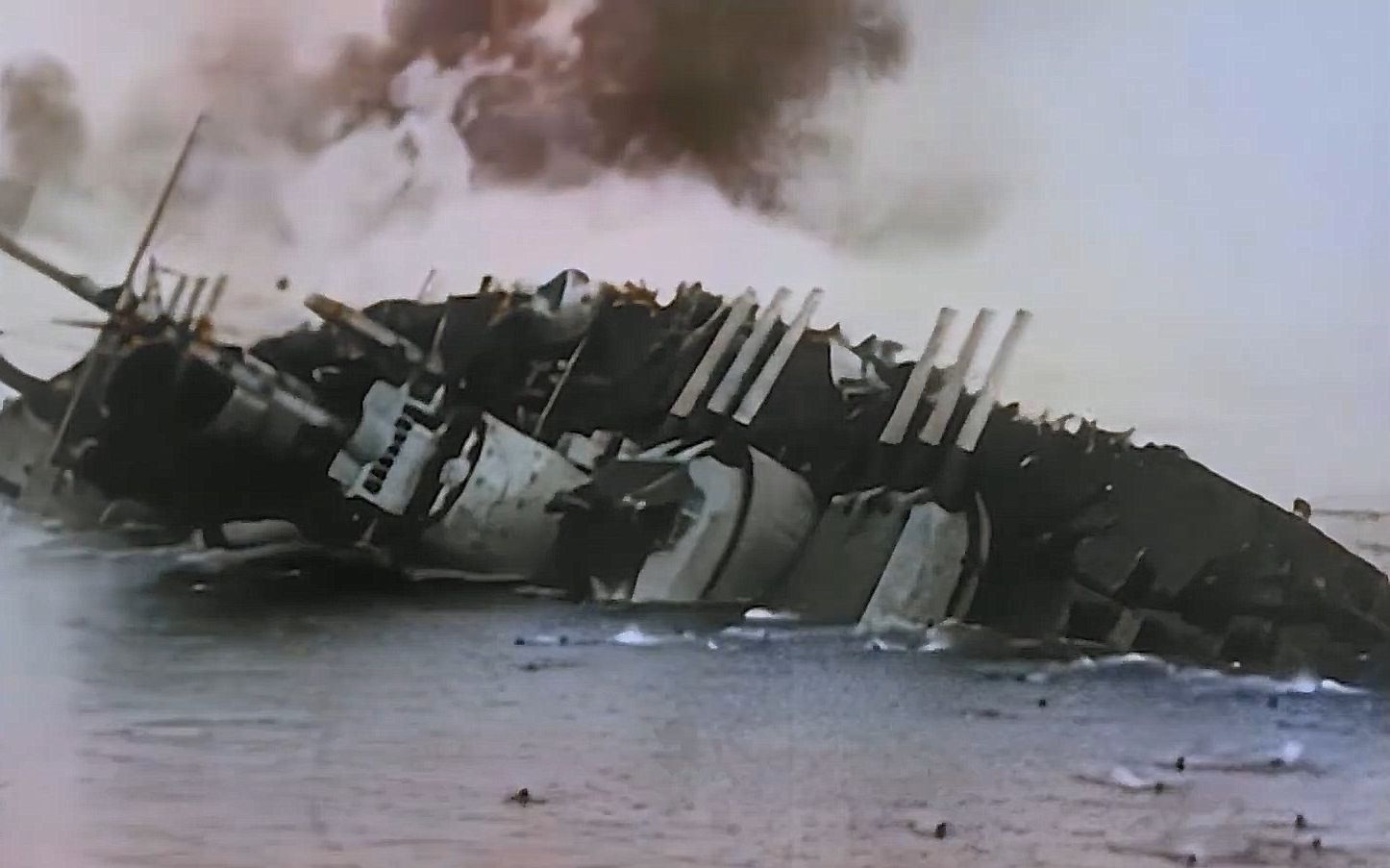 罕见！奥匈帝国圣伊斯特万号战列舰被意大利鱼雷击沉彩色修复片