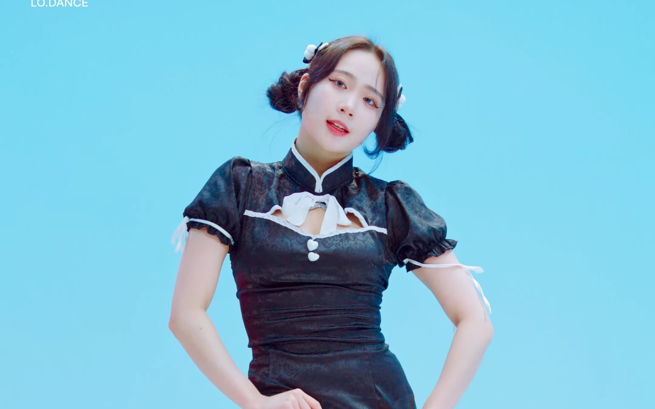 Jung In, good night kiss, black cheongsam.