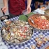 超级便宜的泰国街头小吃 生腌梭子蟹 三文鱼 大虾 我好像不能接受