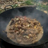 农村柴火焖狗肉，一炖就是一大锅，狗肉这样做，比羊肉好吃，太香了