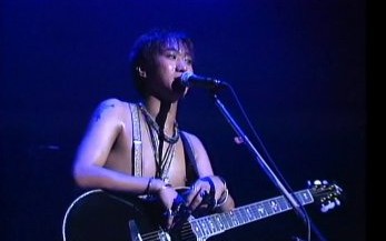 【黄家驹】——家驹在演唱会里面说的那些话(一)
