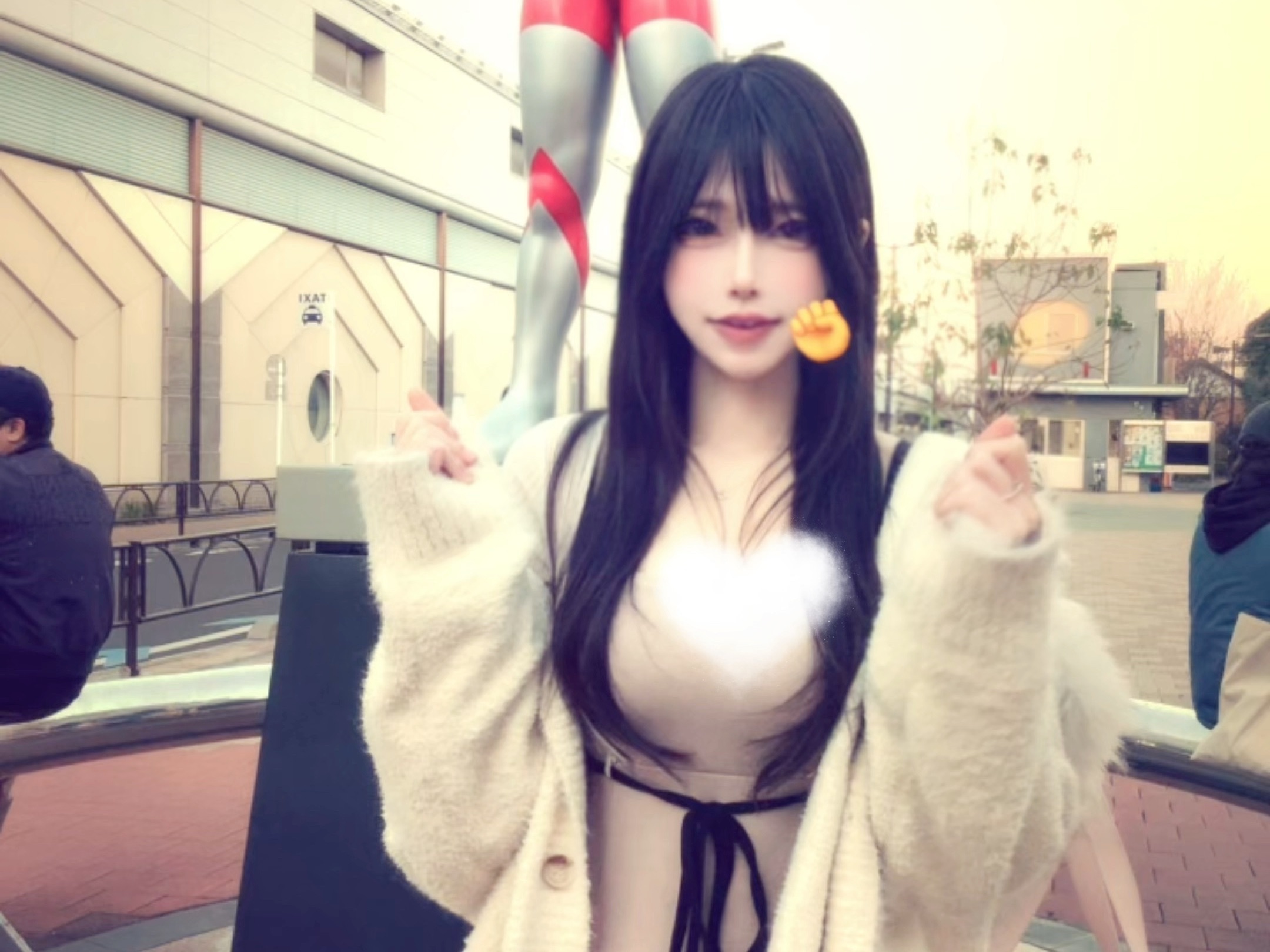 I super, love Ultraman, so cool!