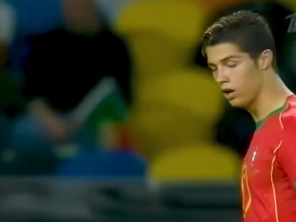 “19岁的小小罗 连导播都跟不上的进球 肉眼可见的天赋”#C罗 #葡萄牙