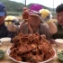 【韩国吃播大叔】韩国吃播大叔兴森一家三口吃海鲜泡菜锅