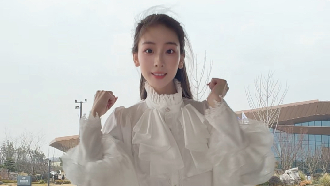 能把黑袜子穿成这样，在下佩服！