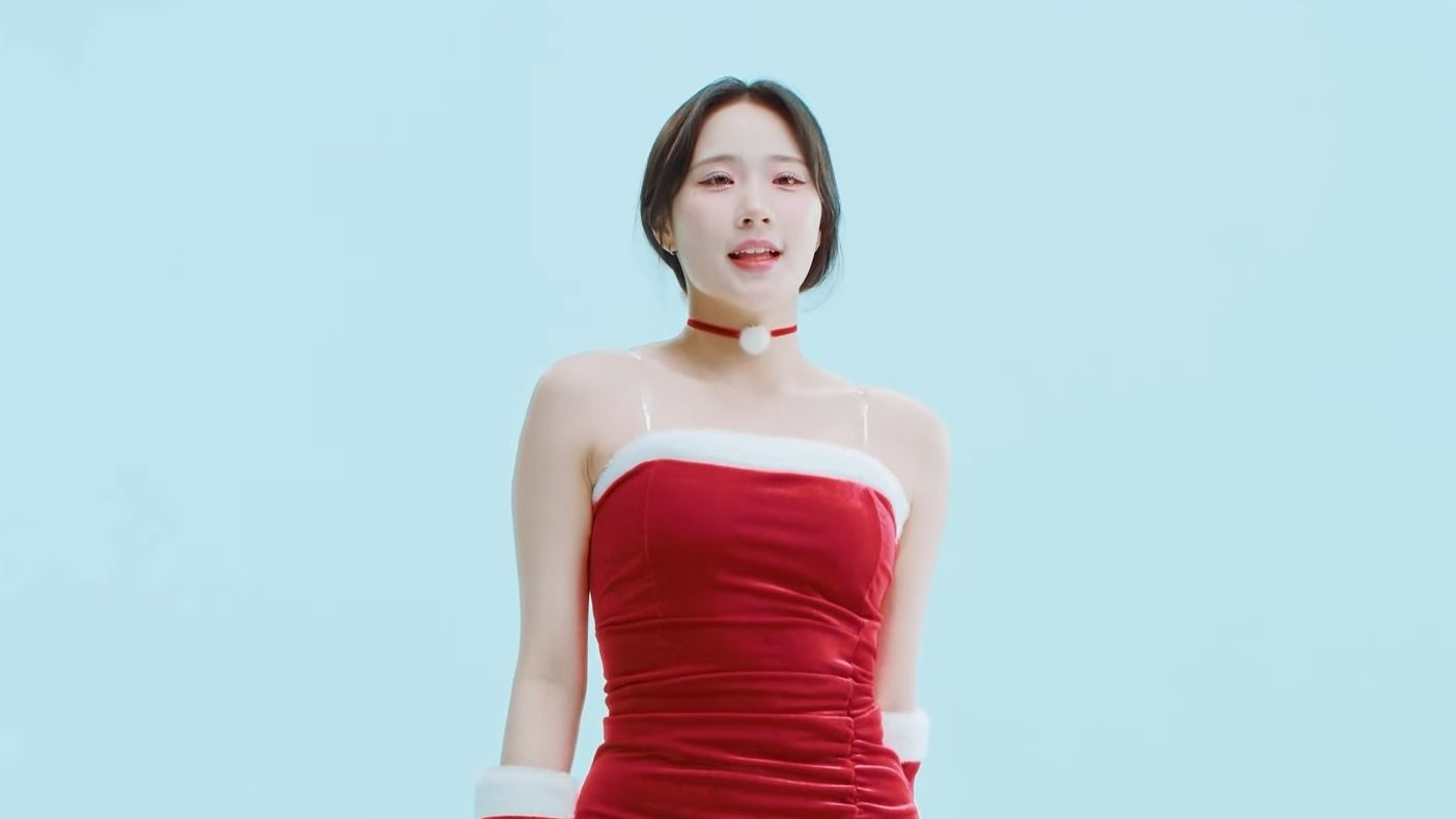 Jung In Twinkle 23 Christmas Costume