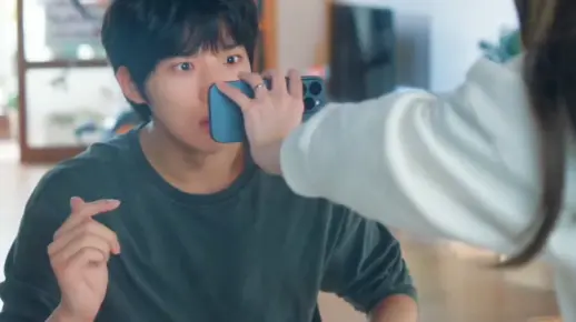 哇……只有我觉得他俩太好磕吗？李智汉醉酒后的一顿骚操作，真的还得是罗娥晶能压制住他呀……