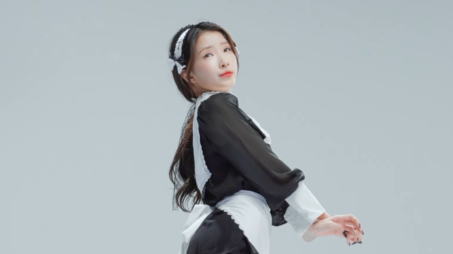 Seo Young, Miniskirt, Maid outfit, Landscape