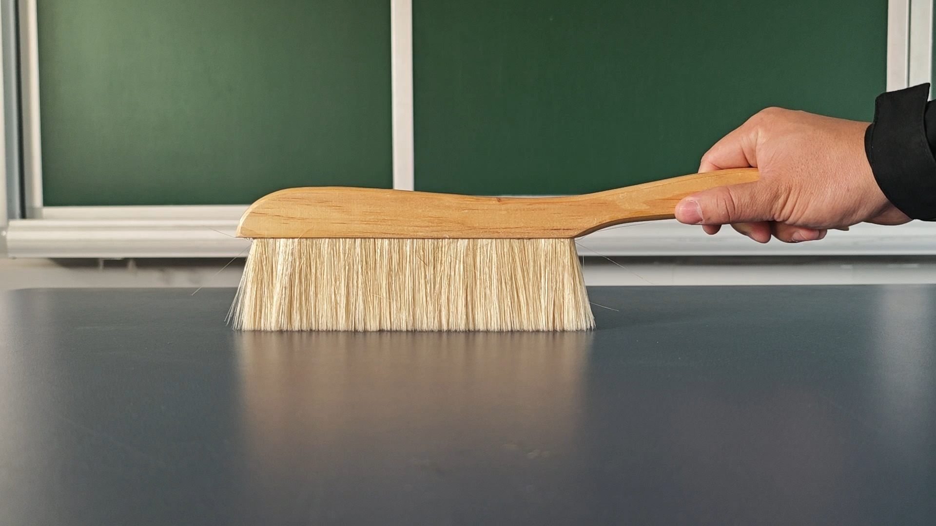 1.3毛刷所受摩擦力方向判断