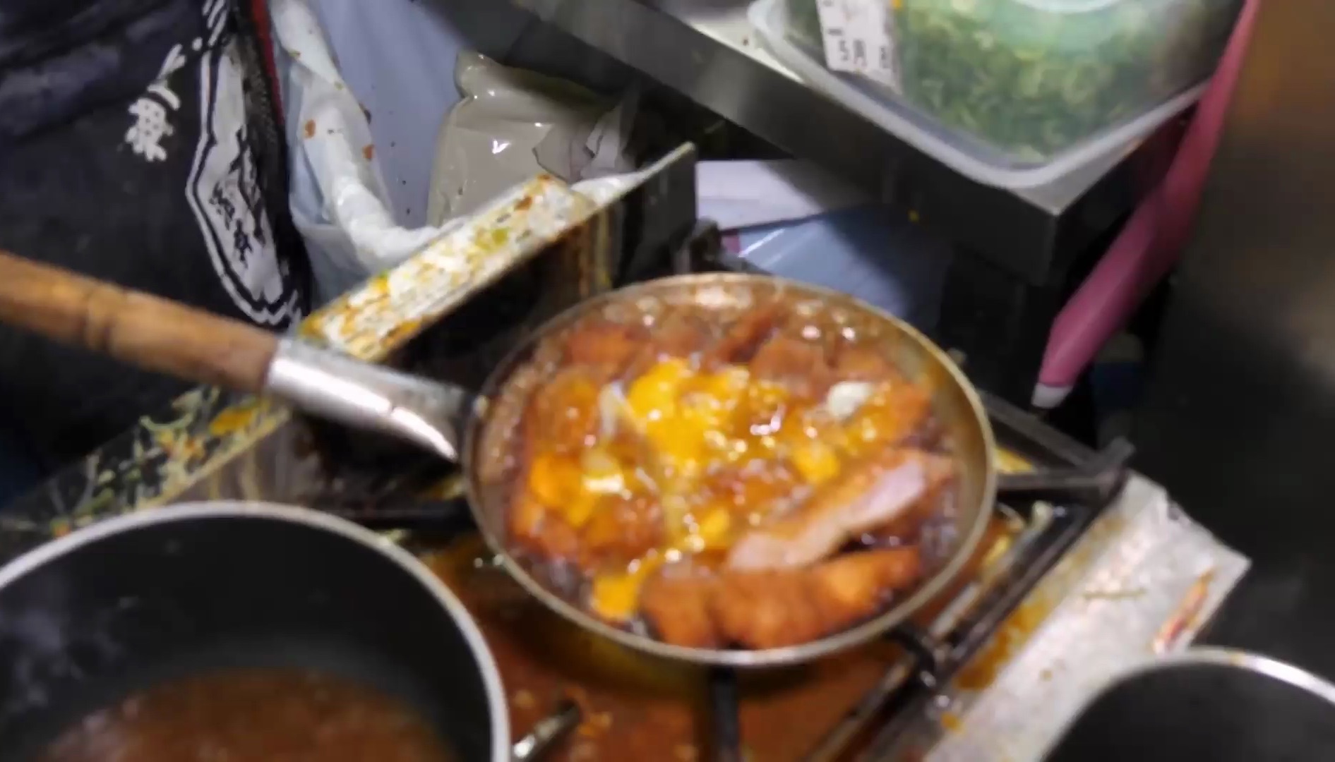 【日本美食】炸猪排盖饭激战区的午餐，每天超过100碗的炸猪排盖饭