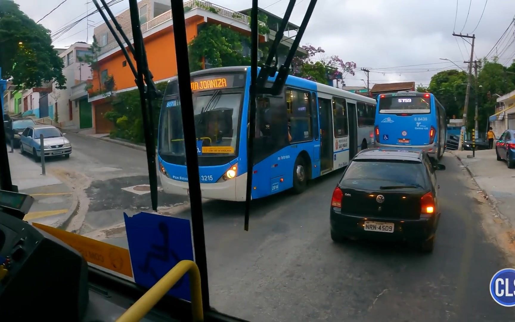 （车技太逊）巴西圣保罗公交老司机的骚操作