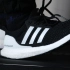 【阿迪达斯】慢动作 感受 BOOST 科技的回弹，Adidas UltraBoost CLIMA 试穿