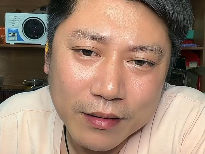 十三哥分享 柬埔寨 泰国 缅甸 一个女生过泼水节被骗东南亚去了，缅北地区都是很乱的，大家一定要注意，缅北地区骗子多