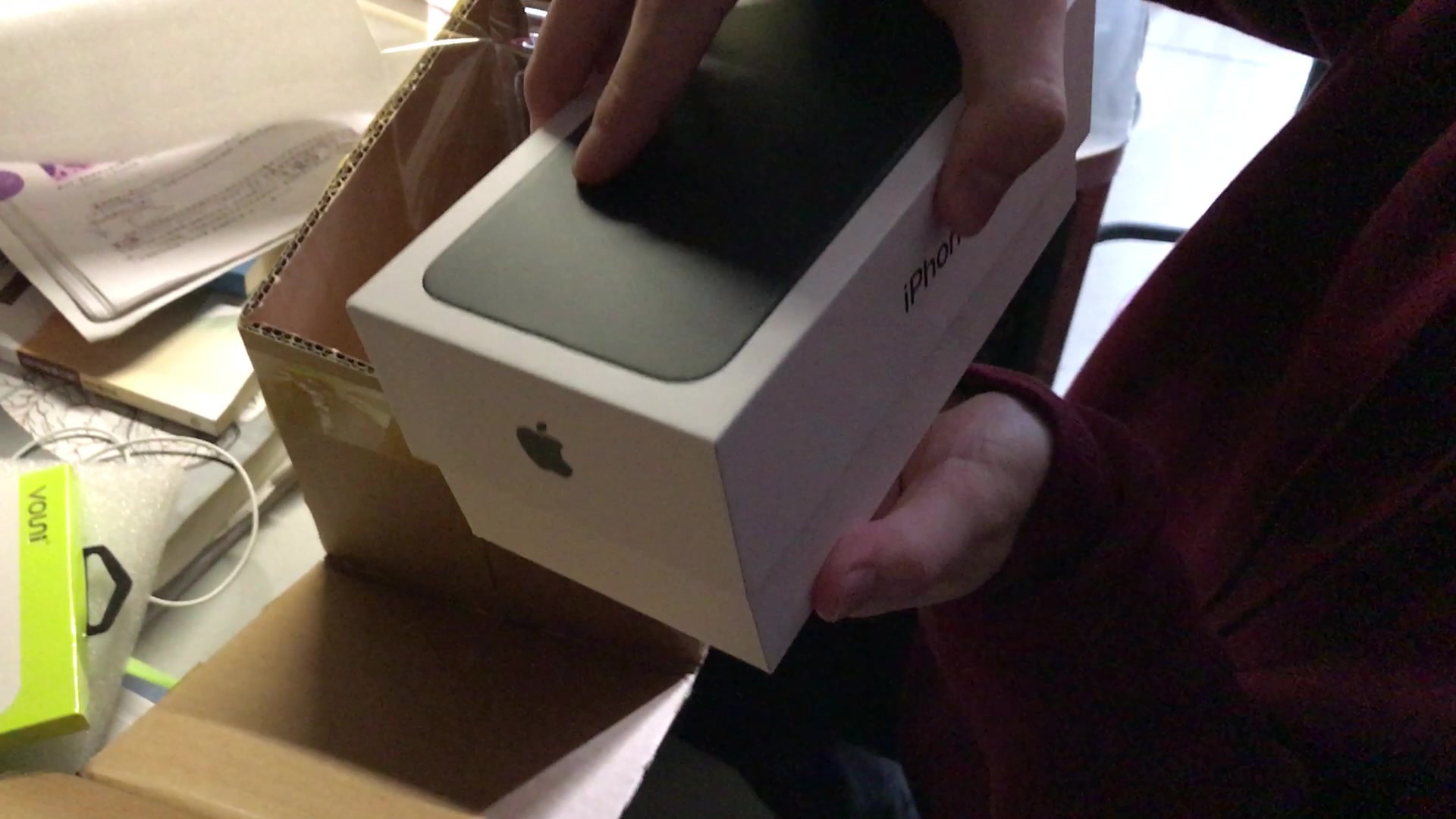 【活久见】室友买iPhone7开箱开出了iPhone7plus，确定不是在逗我？！