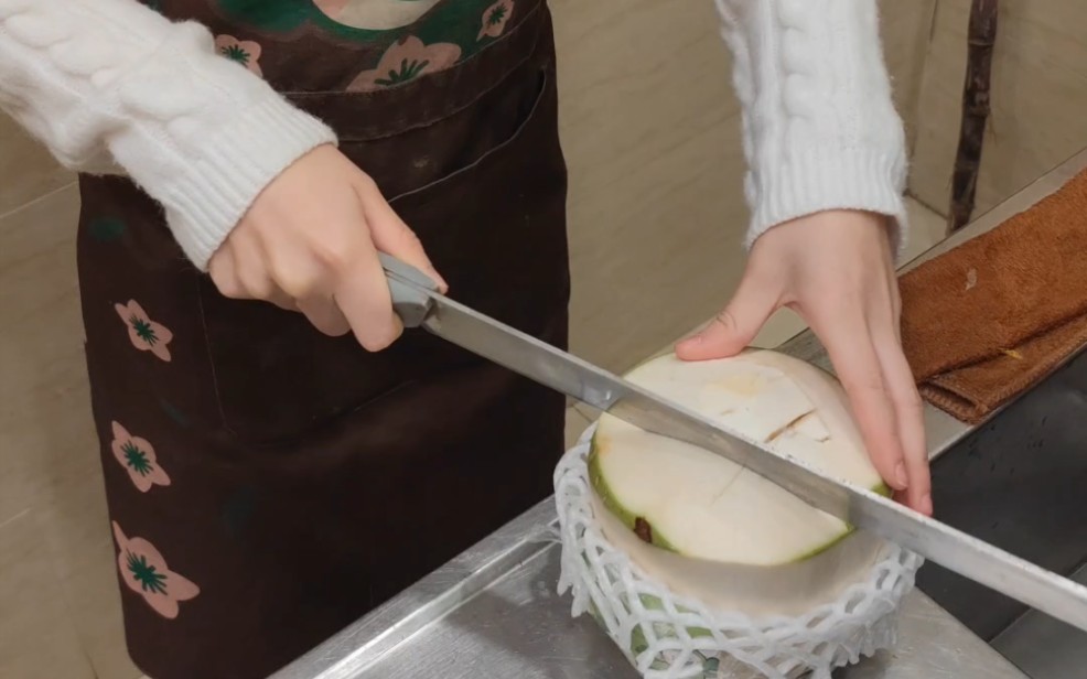 Split a fork (coconut) for everyone!