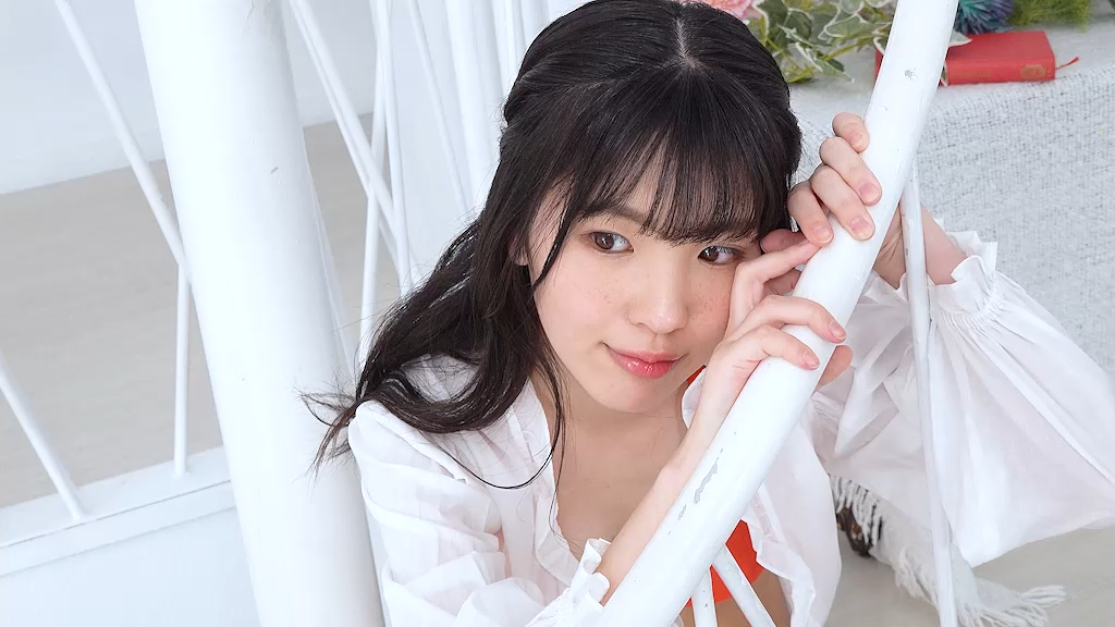 Ami Manabe Cutting Video