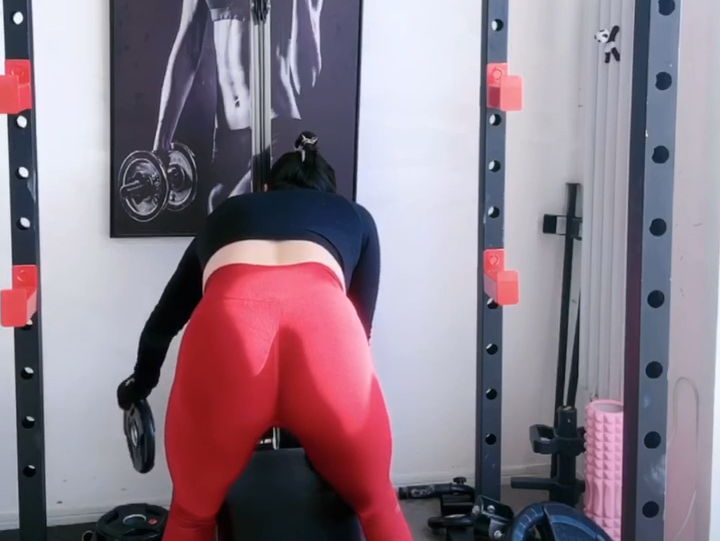 Protein - Early morning at-home shoulder and back training