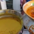 原来印度人的咖喱都是用棍子搅合出来的，谁吃谁知道，乌尔哈斯纳加尔著名的达尔帕克万-辛迪早餐-印度街头美食
