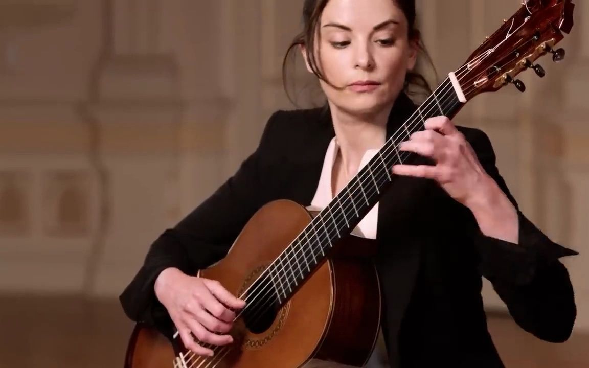 60分钟不间断演奏古典吉他名曲，安娜·维多维奇精湛的技术与惊人的记忆力