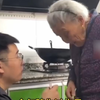 孙子忘了自己的生日，百岁奶奶不仅记得，还煮了长寿面