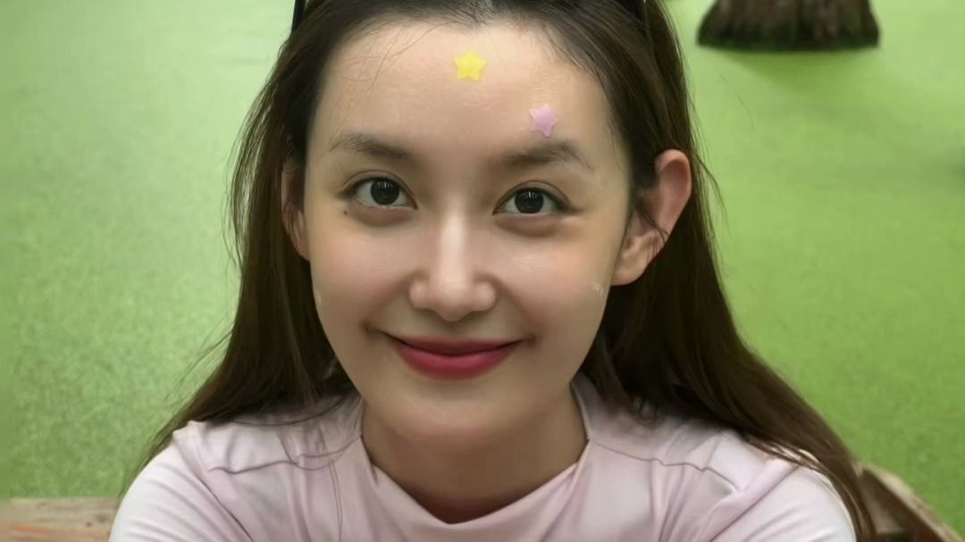 蒋依依 抓住一片绿野，期待下一个春天🍃