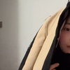 妈妈和两个孩子在家中捉迷藏，网友：赶紧再生个三胎吧