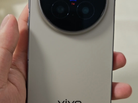 刚到手的vivoX300Pro，说实话有点失望