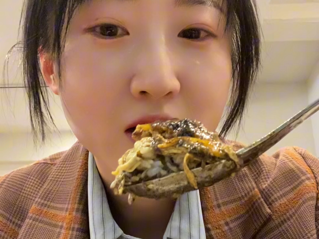 日本人为了让你吃一口肉汁飞溅的蛋包饭有多拼