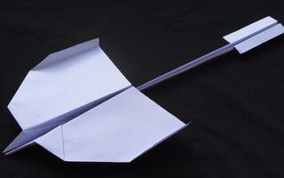 【折纸教程】世界上飞得最远的纸飞机,平凡的外表下隐藏着奇迹!