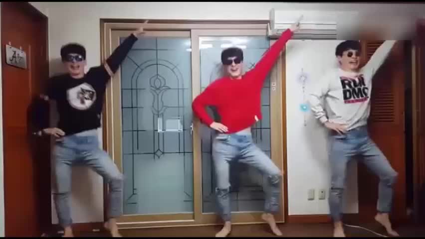 韩国小伙子的舞蹈 20秒后高能到吐!_搞笑_生活