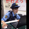 【日本女警系列】男子搭讪日本女警：妹妹，你很可爱，你多大，你不要骗我哦。都给女警整不好意思了