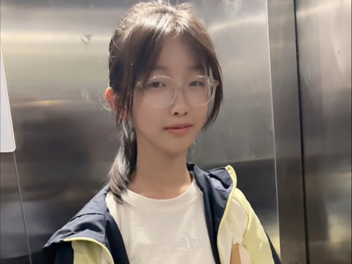 迟到这事闺女从没慌过#日常#内容太过真实