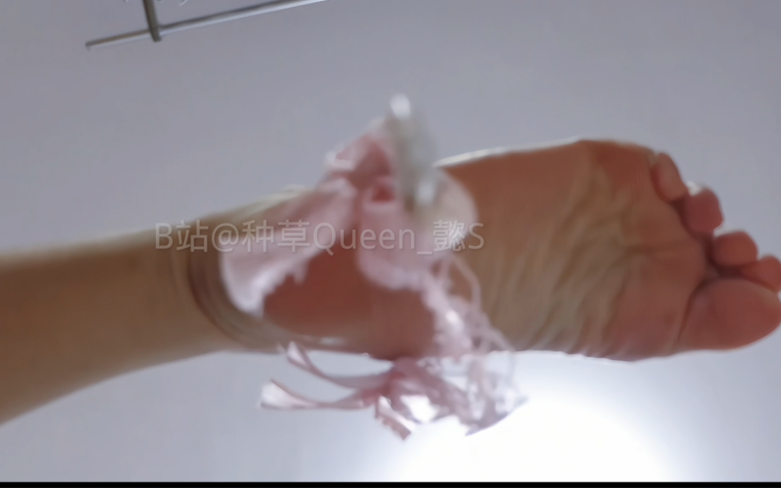 The ornament on the shoe came off / Acoustic 4K Ultra HD