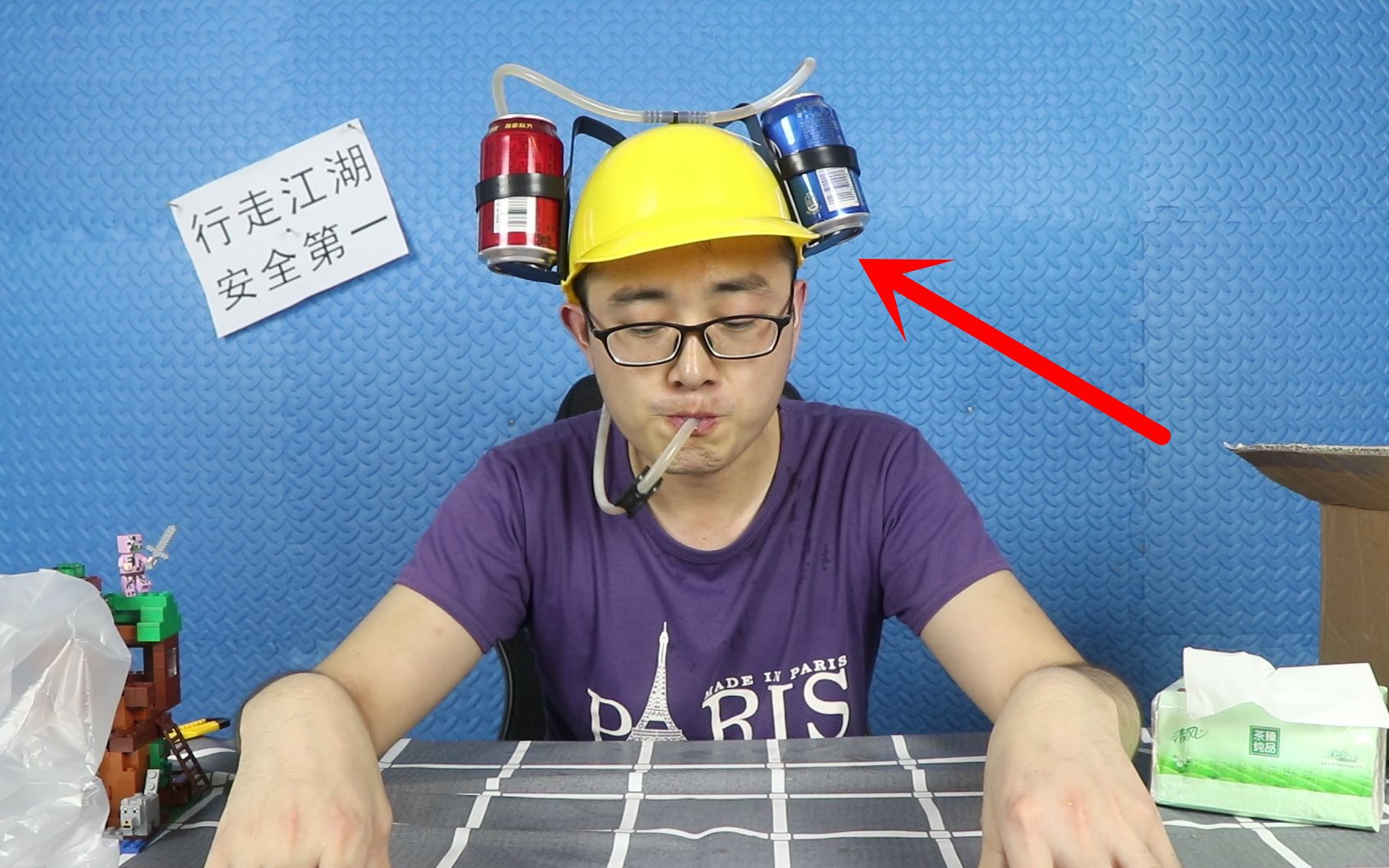 试玩懒人饮料帽，感觉是整蛊懒人用的，一身喷的全是饮料