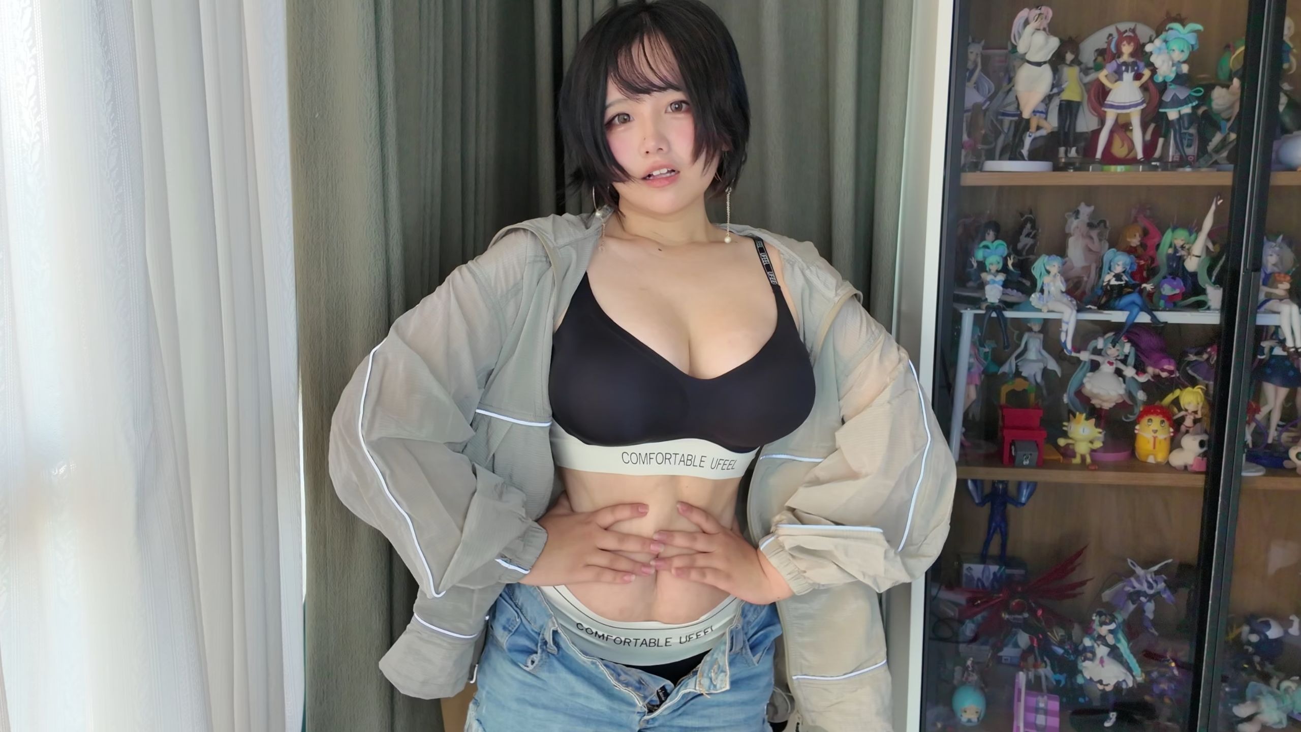 I received two sets of sports underwear and beautiful lace pants.