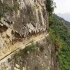 贵州一位八旬老人，花36年在悬崖上凿天渠，感动了全中国！
