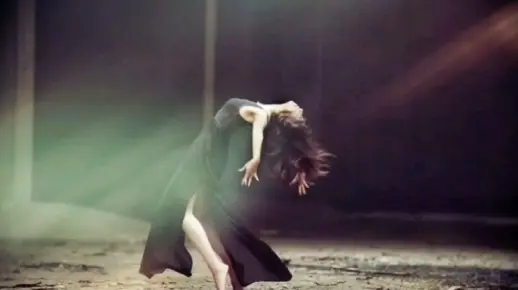 梦境的迷雾,当晚上梦见女朋友死了的恐惧在晨光中徘徊 梦境的迷雾,当晚上梦见女朋友死了的恐惧在晨光中徘徊