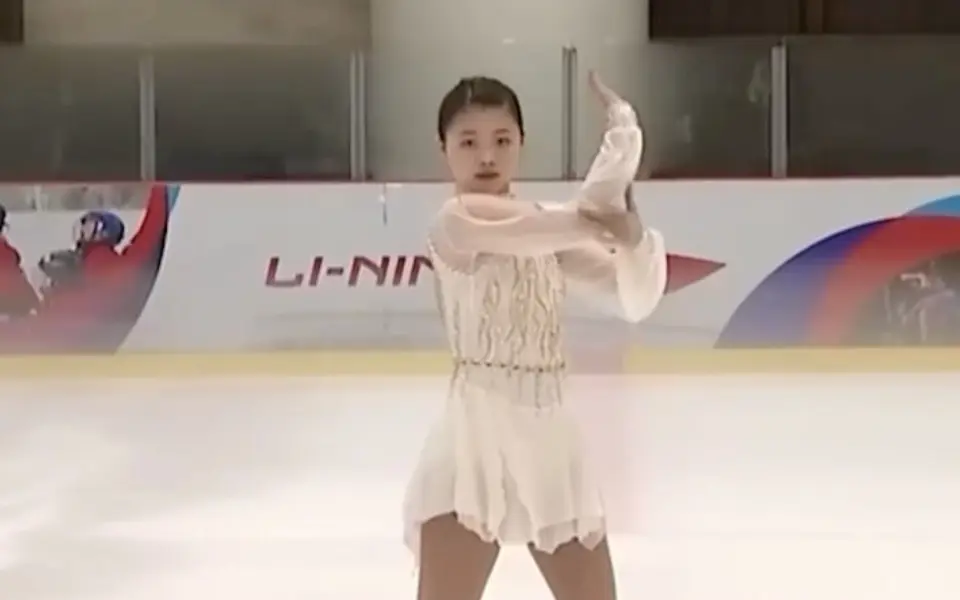 【22-23】周栩晗｜青年组第六名 (37.93) 中国俱乐部联赛第一站女单短节目 花样滑冰