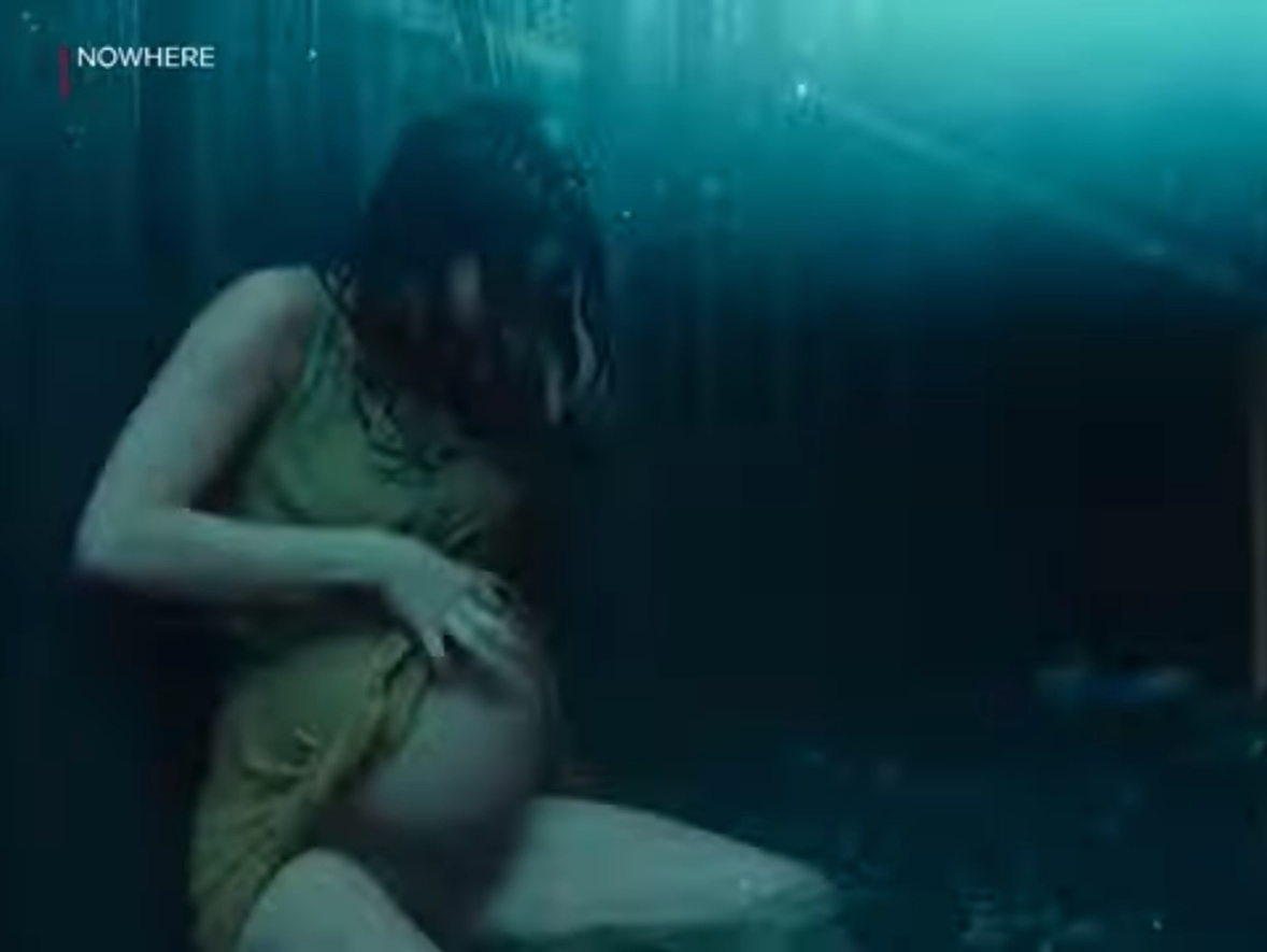 【震惊】孕妇在暴雨洪水中艰难生下孩子
