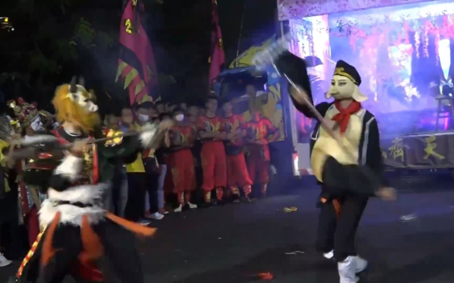 Temple Front Head Qi Tian Da Sheng vs King Bull Devil