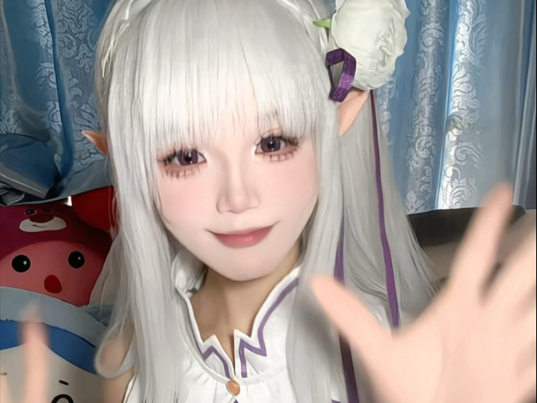 小爱蜜伸手手