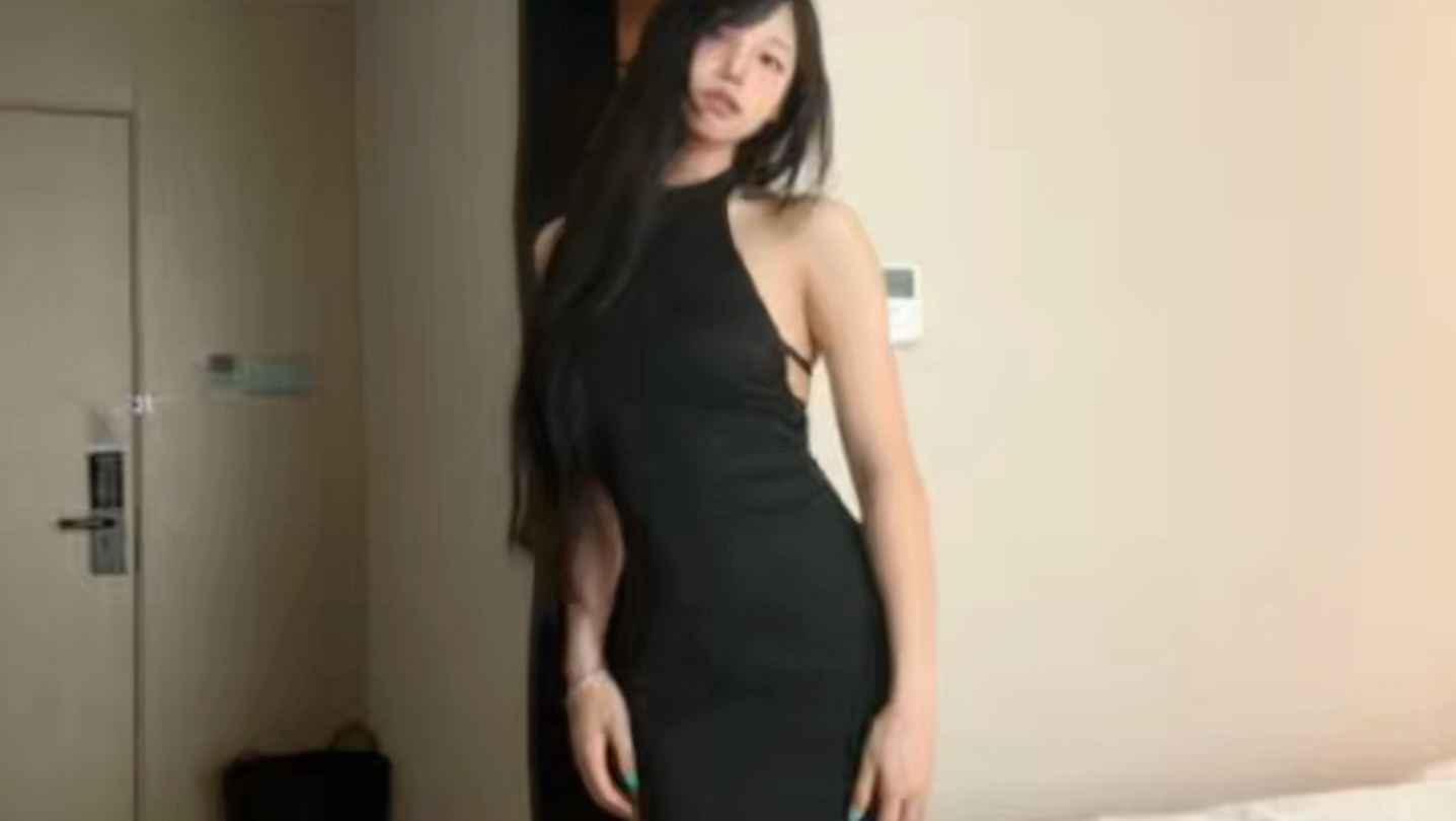 纯黑