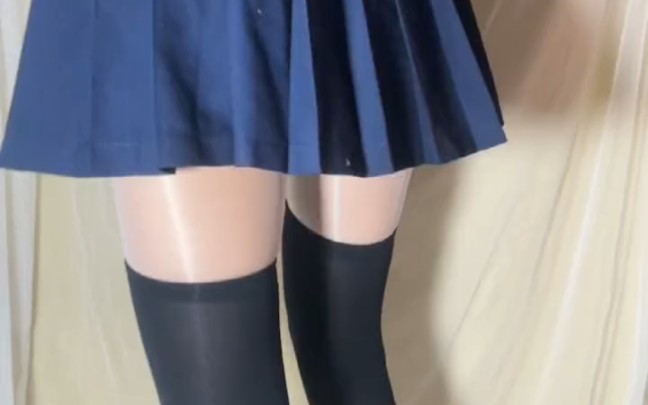 I'll do my homework. The socks are so slippery.