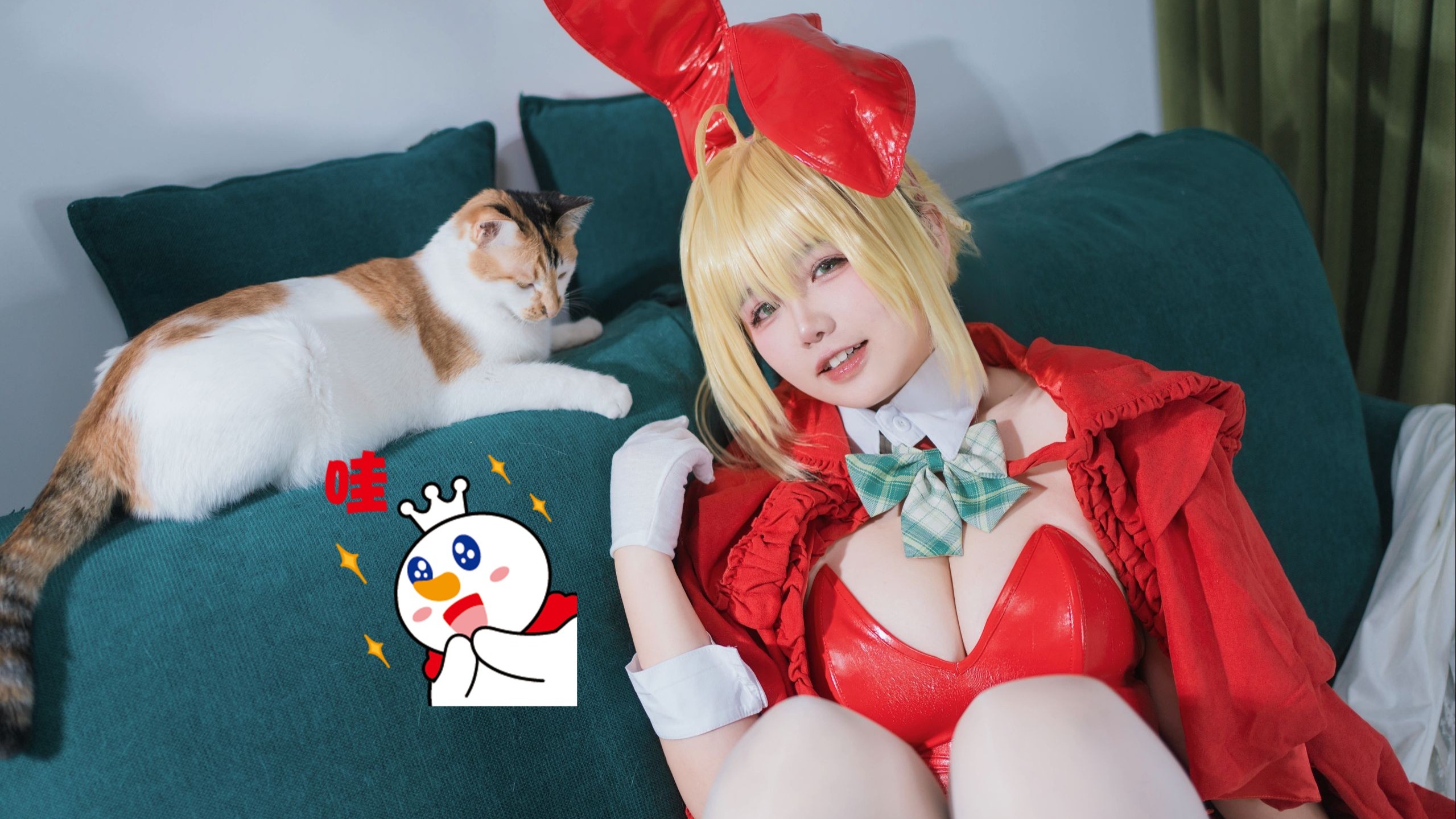 [Common Wear] I pulled some similar looking Christmas clothes out of my stash ......