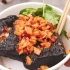 街头美食，湖南长沙特色小吃油炸臭豆腐，中国黑暗料理