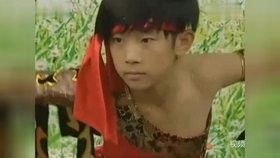 易烊千玺的视频小时候 a3bd640afb6b68e40b6994629d27cf1ed2fa2571.jpg@280w_158h_1c_100q.jpg