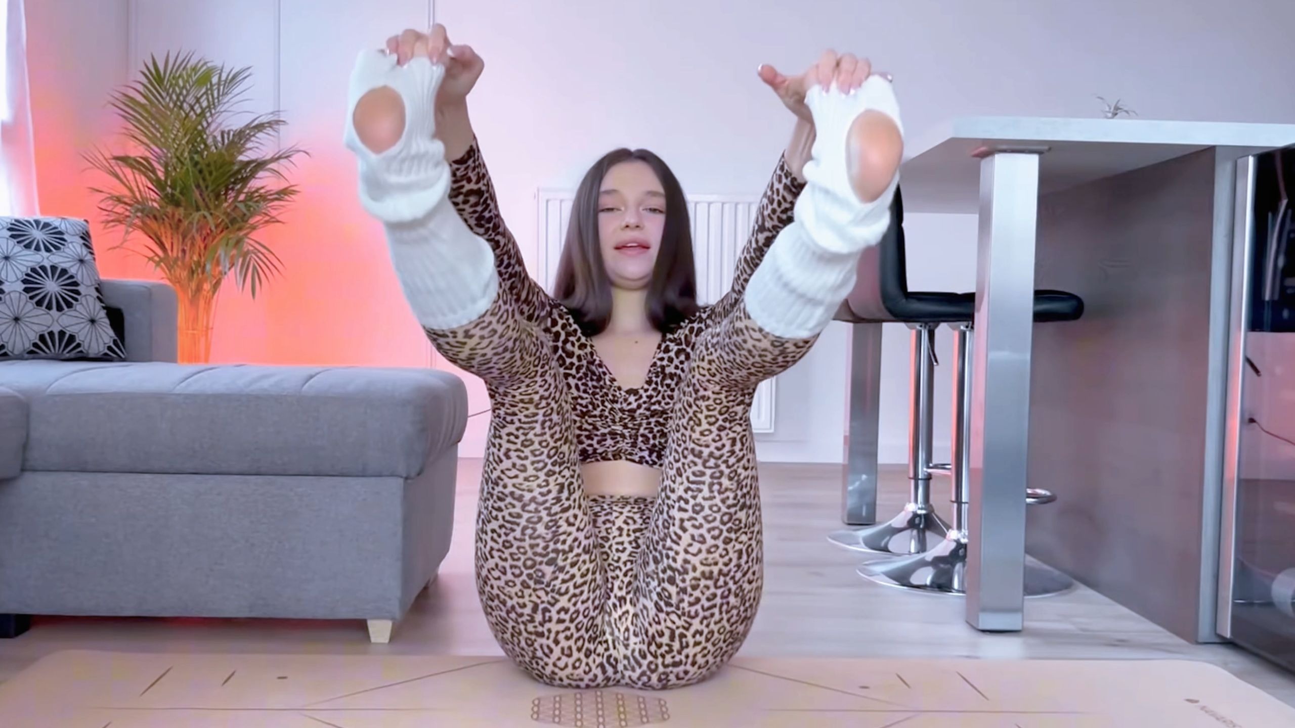 豹纹瑜伽拉伸｜腿部舒展训练