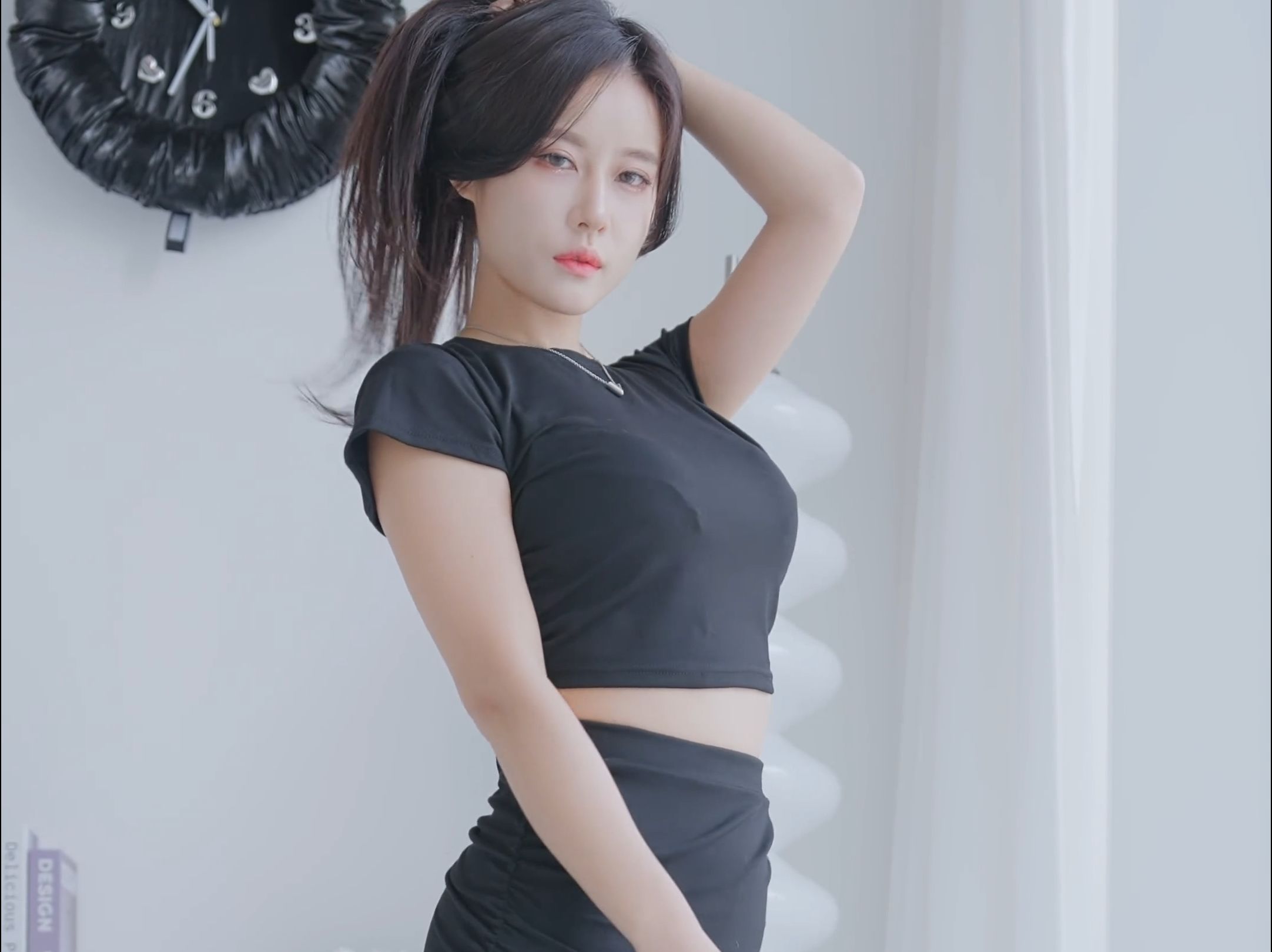 Miss Ajin's Cool and Sexy Outfits